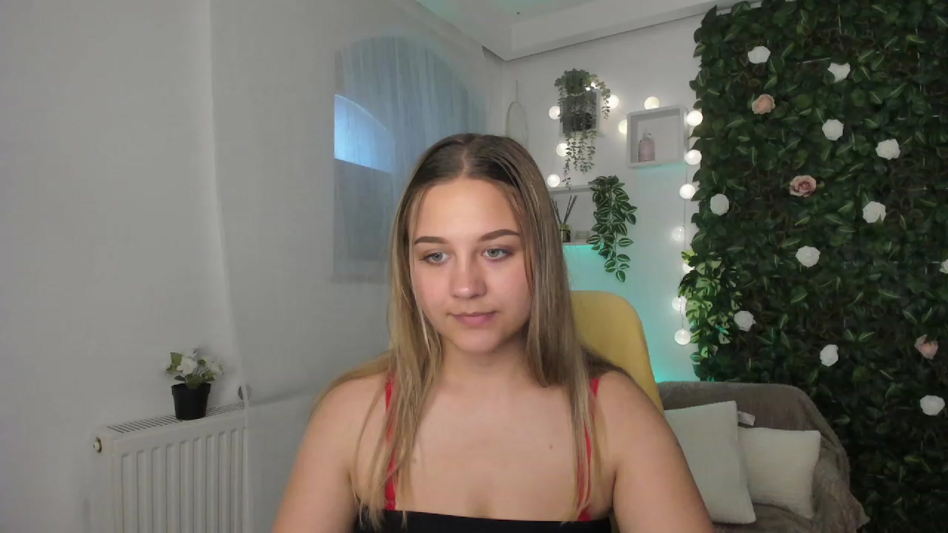 Gallery image thumbnail from Sofia_Lee18's myfreecams stream on, 06/26/2023, 12:52 image 13 of 20