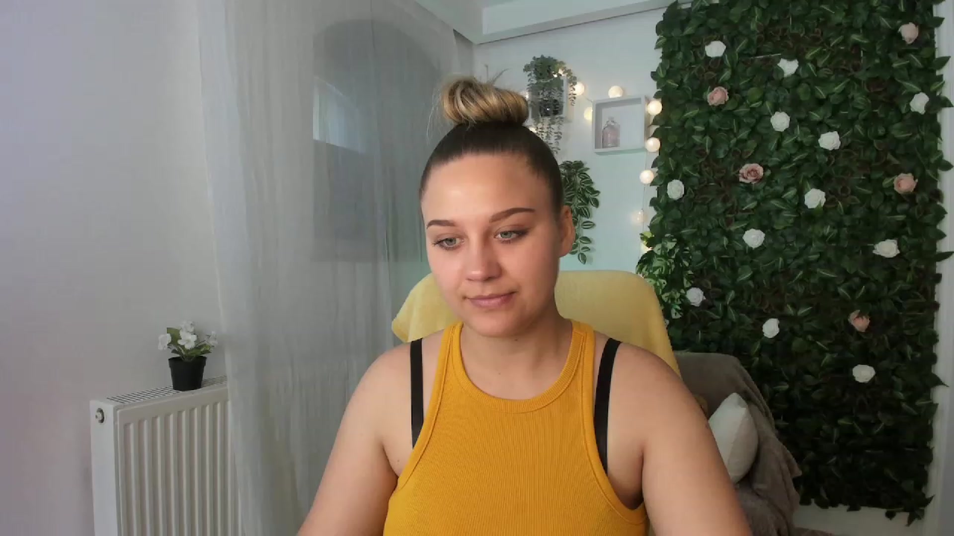 Gallery image thumbnail from Sofia_Lee18's myfreecams stream on, 06/27/2023, 10:29 image 4 of 20