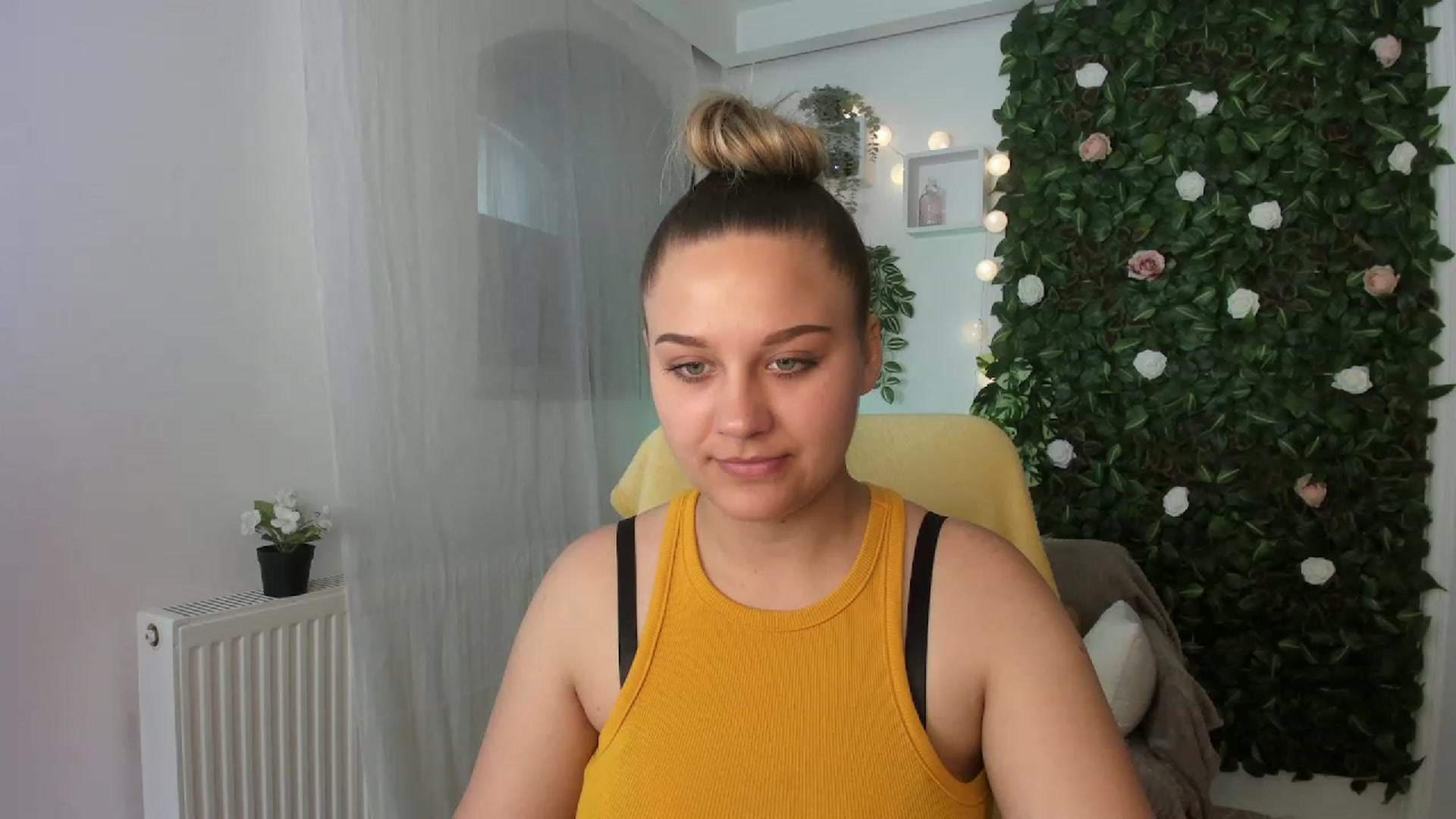 Gallery image thumbnail from Sofia_Lee18's myfreecams stream on, 06/27/2023, 10:29 image 3 of 20