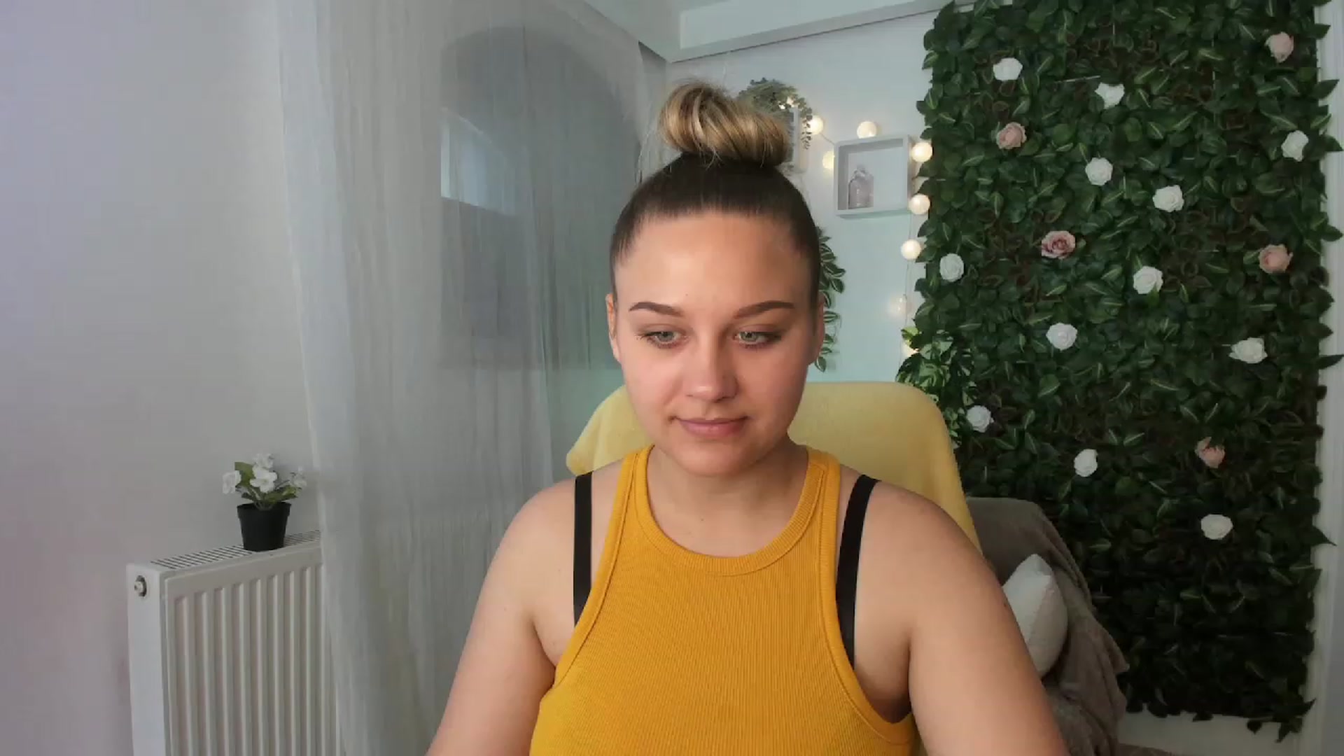 Gallery image thumbnail from Sofia_Lee18's myfreecams stream on, 06/27/2023, 10:29 image 2 of 20