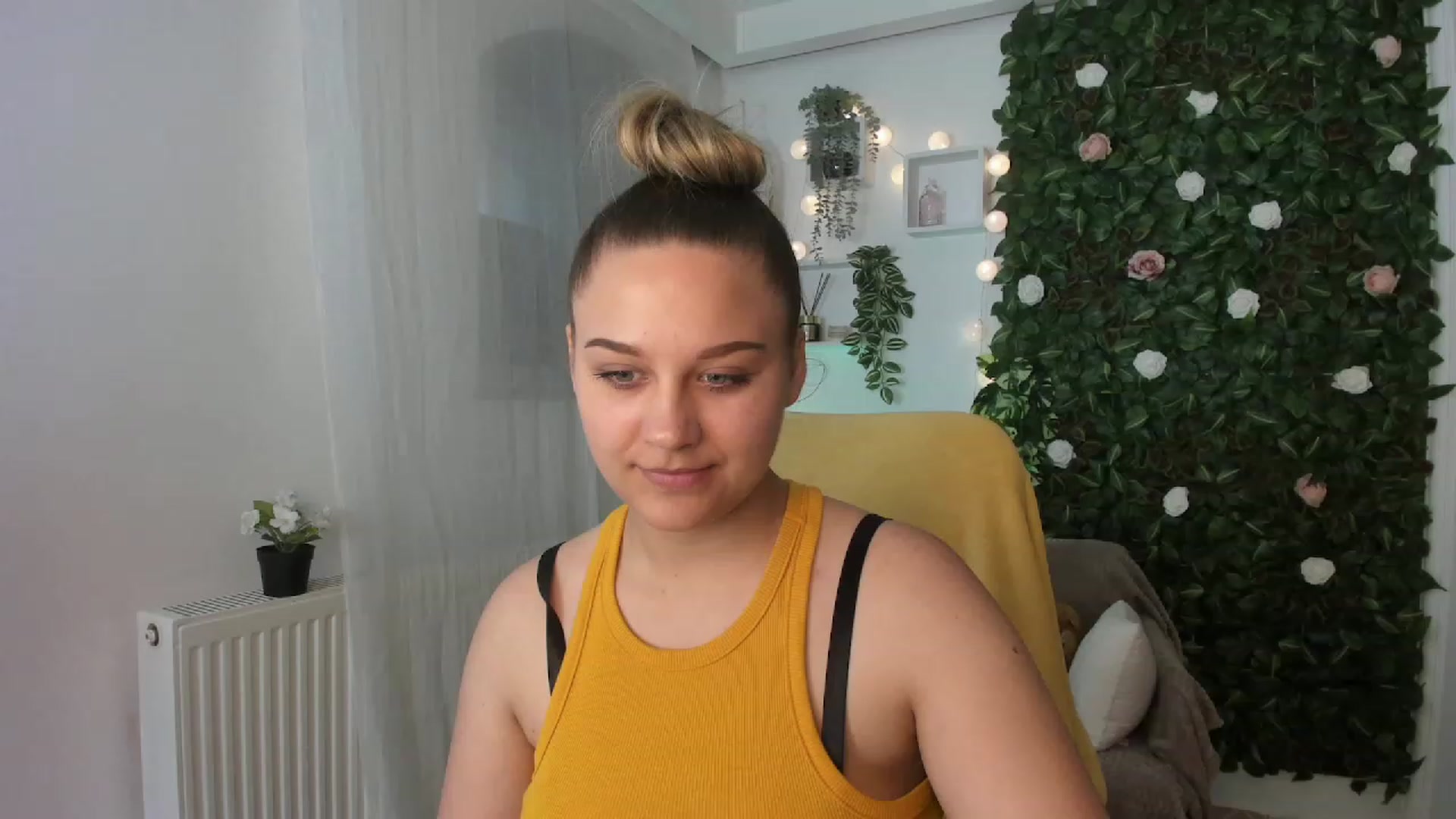 Gallery image thumbnail from Sofia_Lee18's myfreecams stream on, 06/27/2023, 11:42 image 2 of 20
