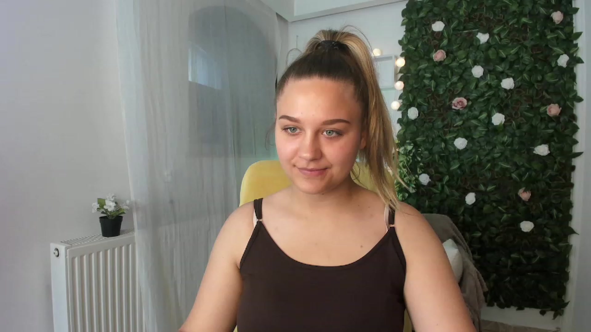 Gallery image thumbnail from Sofia_Lee18's myfreecams stream on, 06/28/2023, 12:29 image 5 of 20