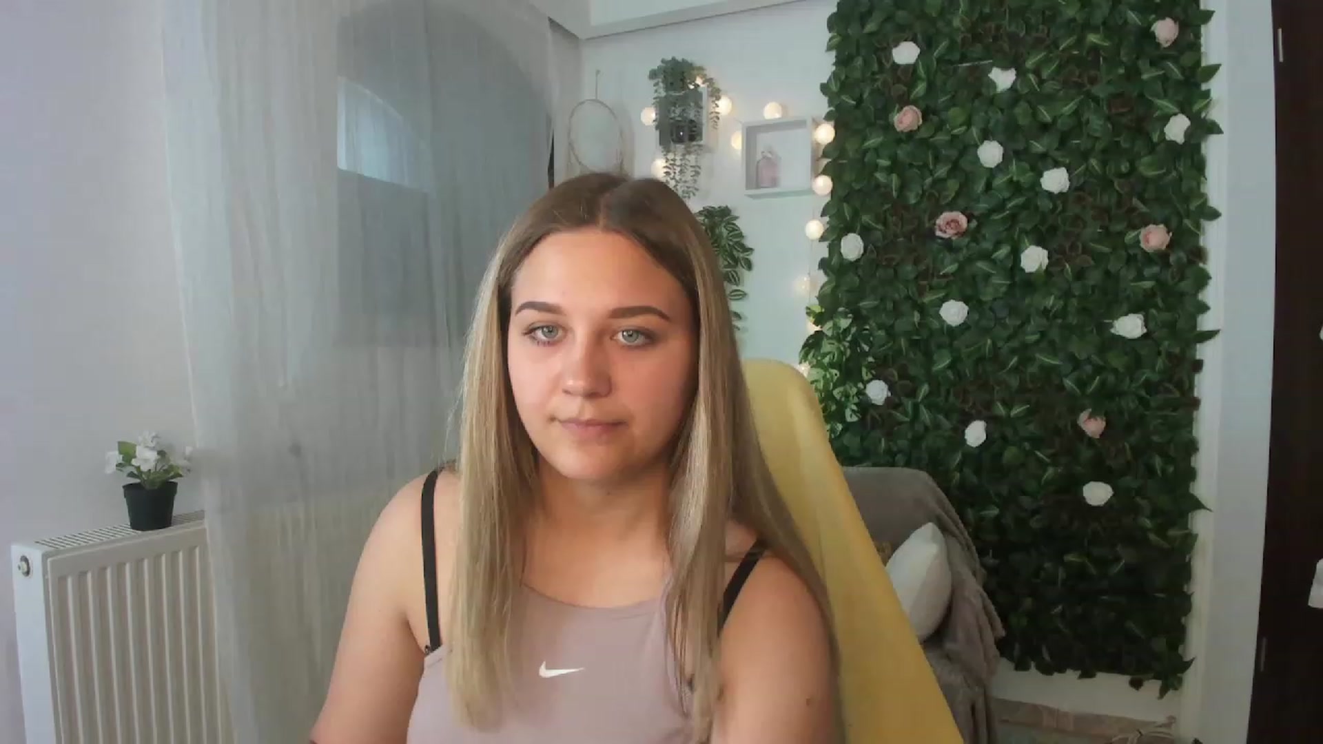 Gallery image thumbnail from Sofia_Lee18's myfreecams stream on, 06/29/2023, 13:33 image 2 of 20