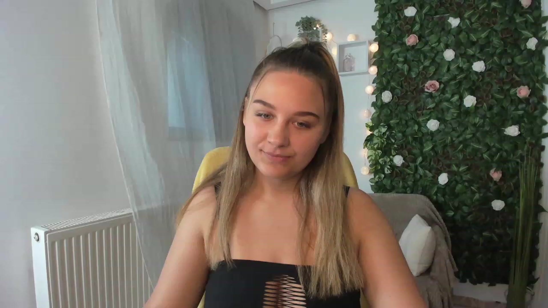 Gallery image thumbnail from Sofia_Lee18's myfreecams stream on, 07/09/2023, 10:03 image 6 of 20