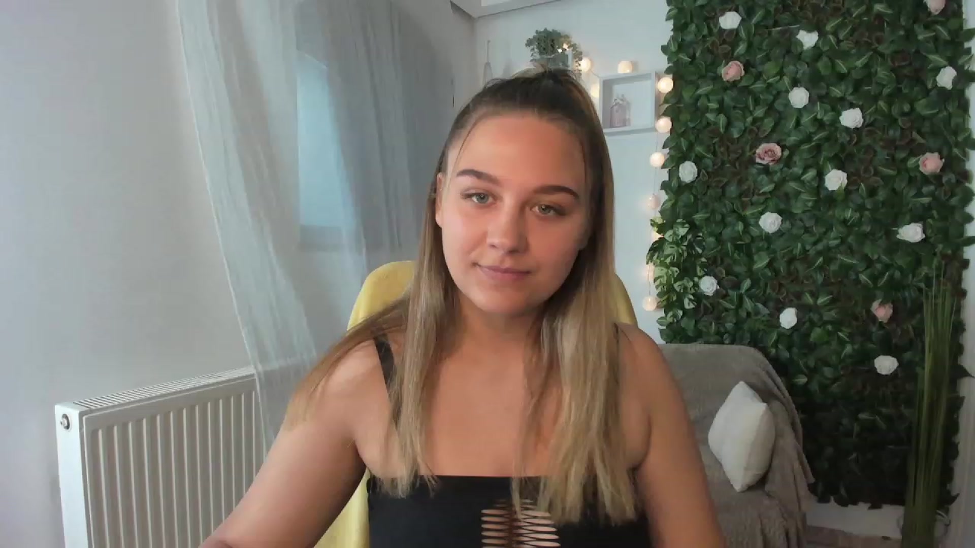 Gallery image thumbnail from Sofia_Lee18's myfreecams stream on, 07/09/2023, 10:03 image 7 of 20