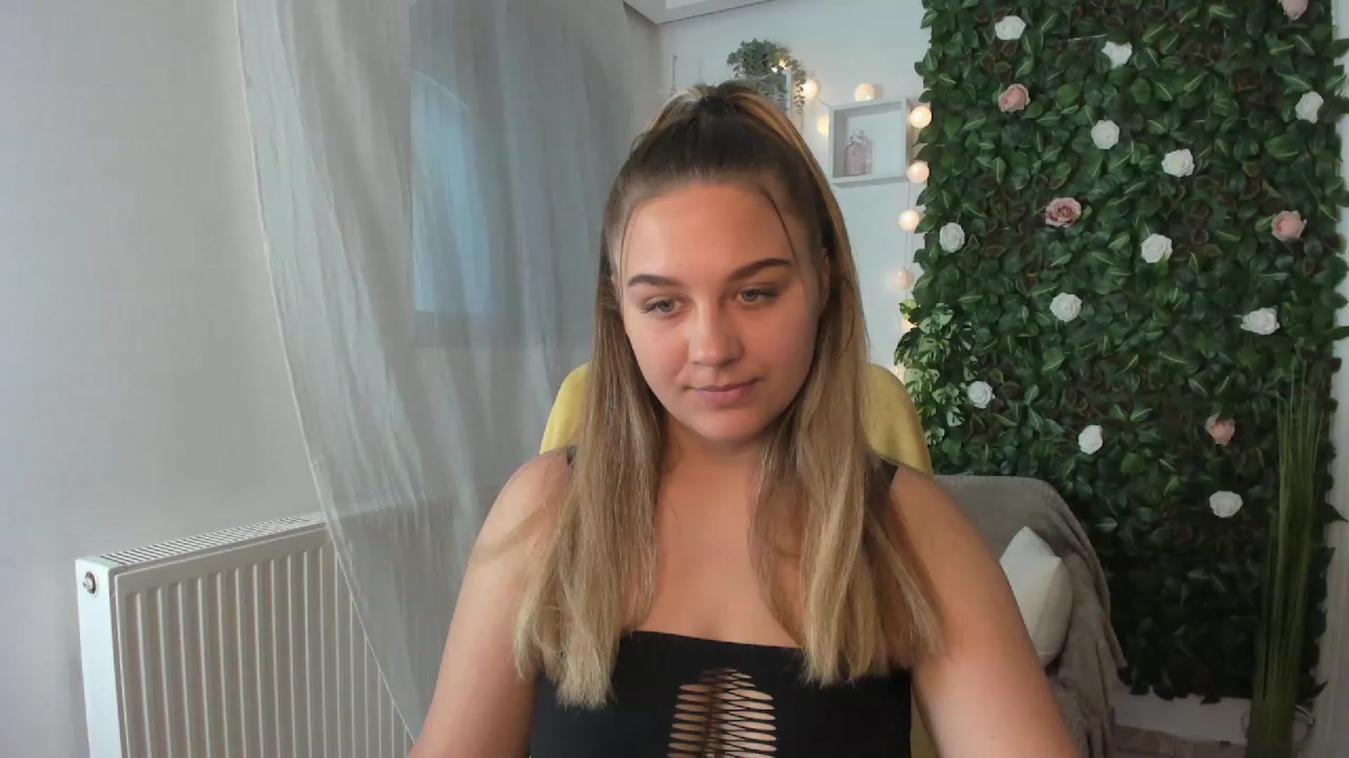 Gallery image thumbnail from Sofia_Lee18's myfreecams stream on, 07/09/2023, 10:03 image 13 of 20