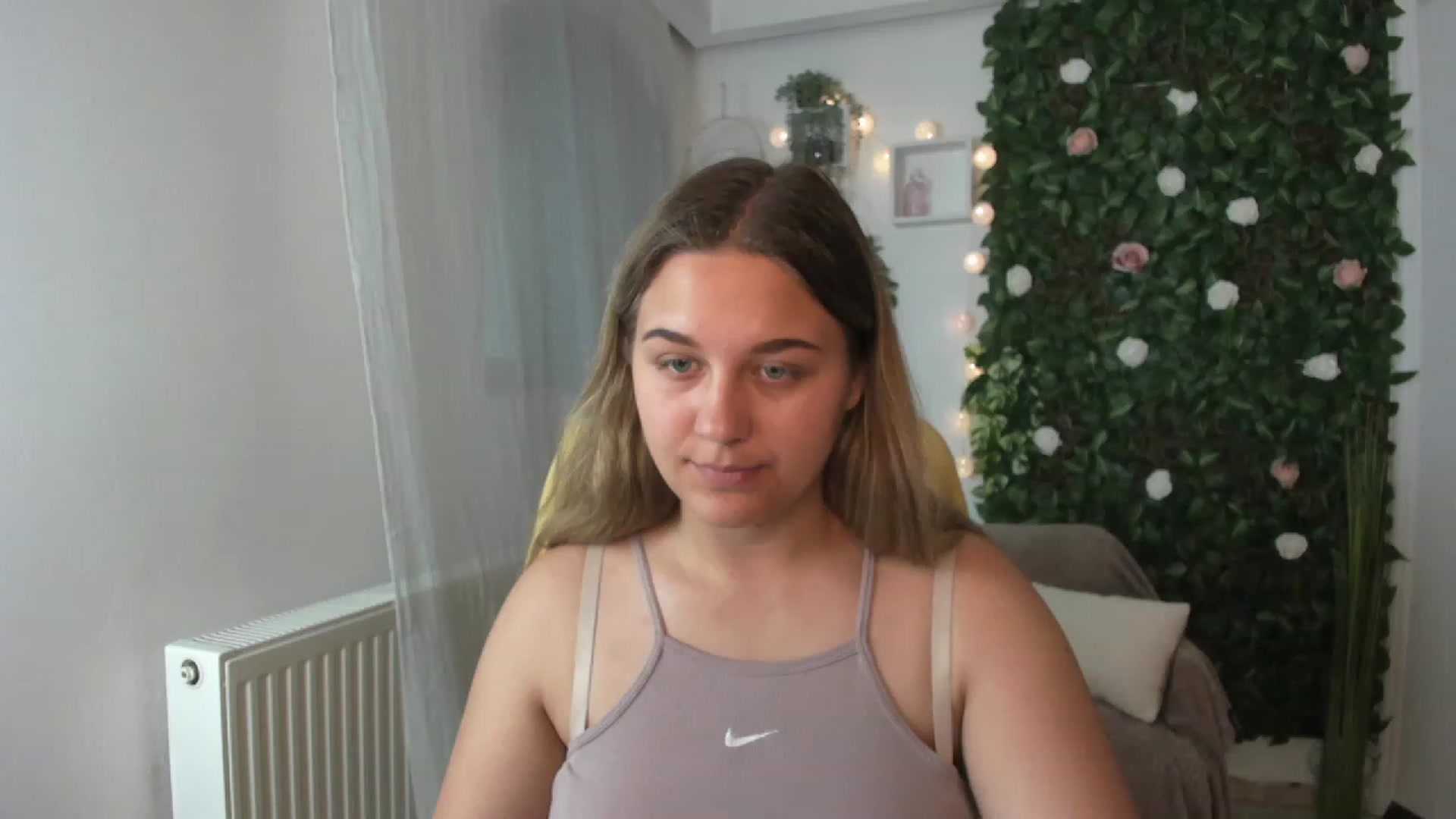 Gallery image thumbnail from Sofia_Lee18's myfreecams stream on, 07/11/2023, 12:38 image 9 of 20