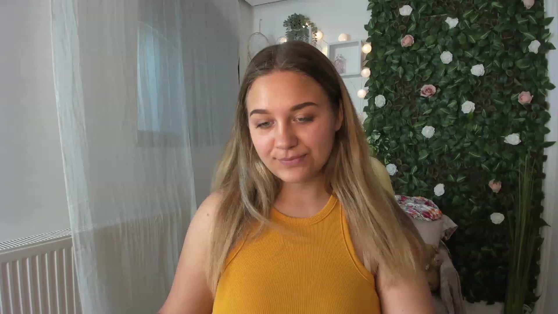 Gallery image thumbnail from Sofia_Lee18's myfreecams stream on, 07/24/2023, 08:44 image 15 of 20