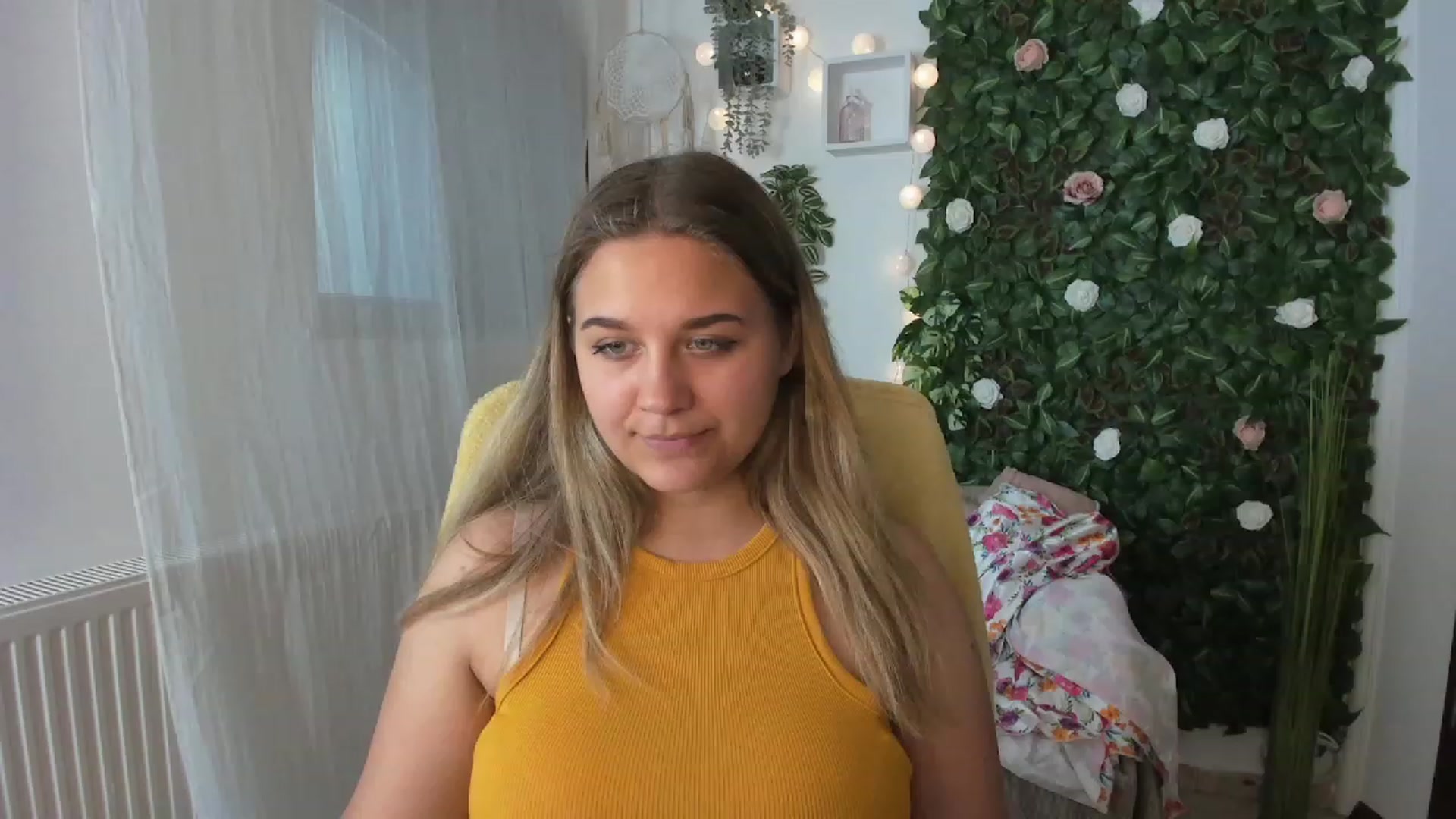 Gallery image thumbnail from Sofia_Lee18's myfreecams stream on, 07/24/2023, 12:24 image 14 of 20
