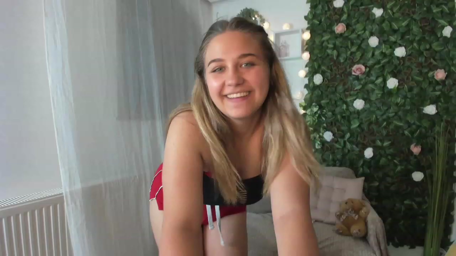 Gallery image thumbnail from Sofia_Lee18's myfreecams stream on, 07/25/2023, 10:01 image 4 of 20