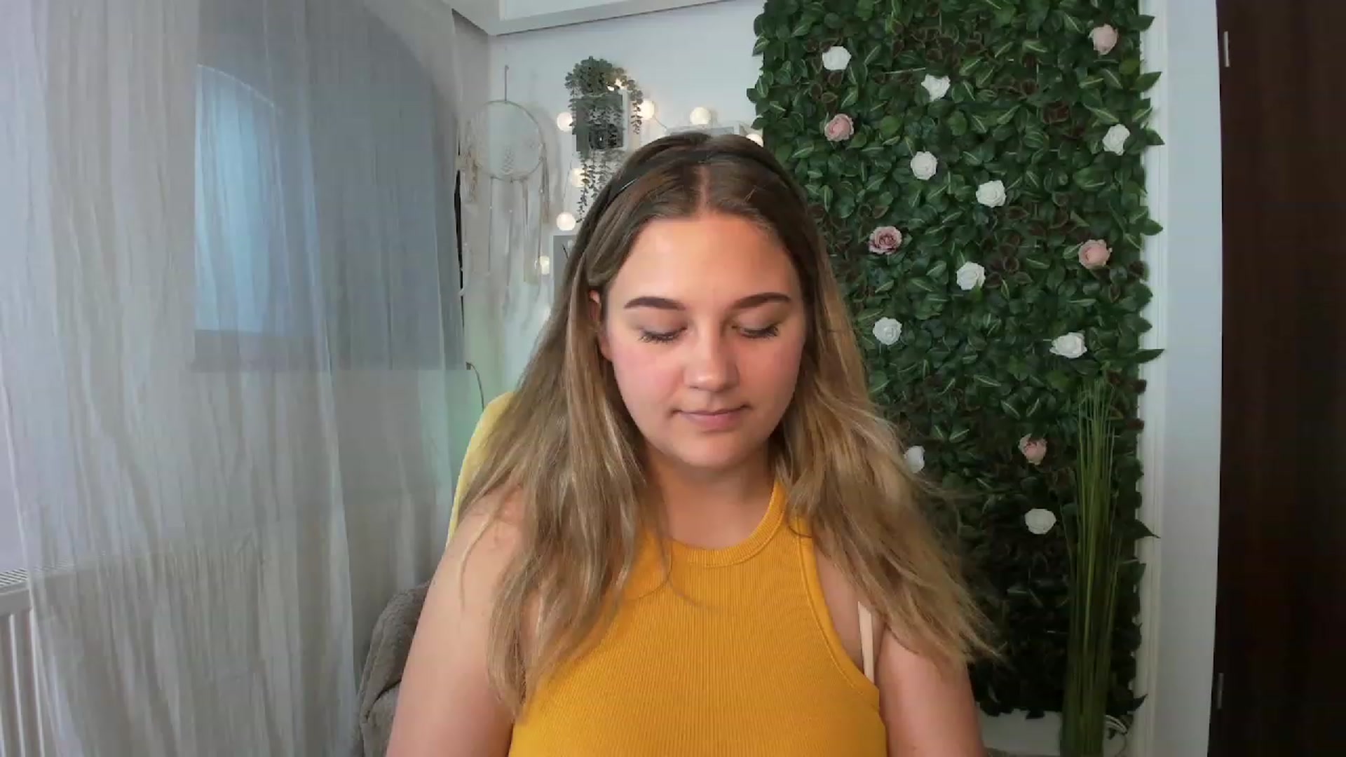 Gallery image thumbnail from Sofia_Lee18's myfreecams stream on, 07/27/2023, 08:46 image 18 of 20