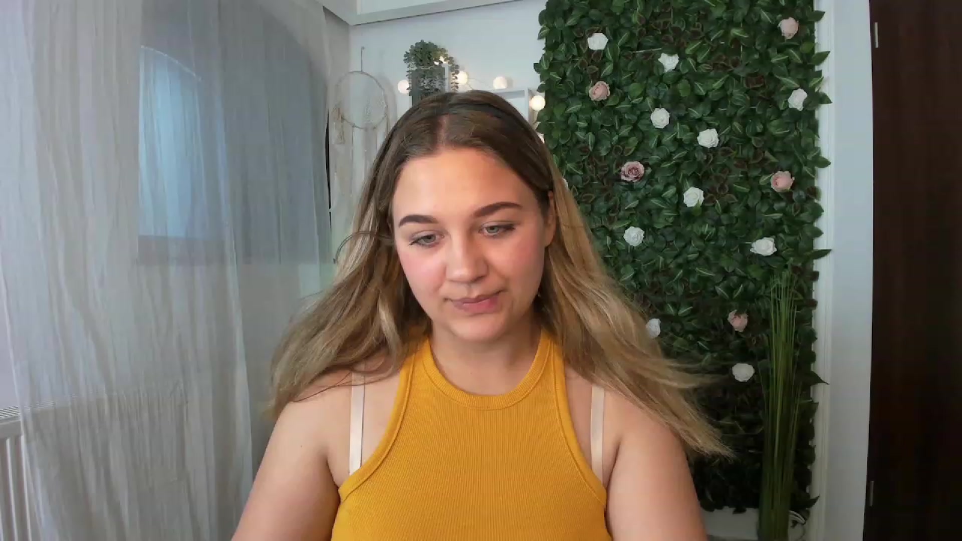 Gallery image thumbnail from Sofia_Lee18's myfreecams stream on, 07/27/2023, 08:46 image 8 of 20