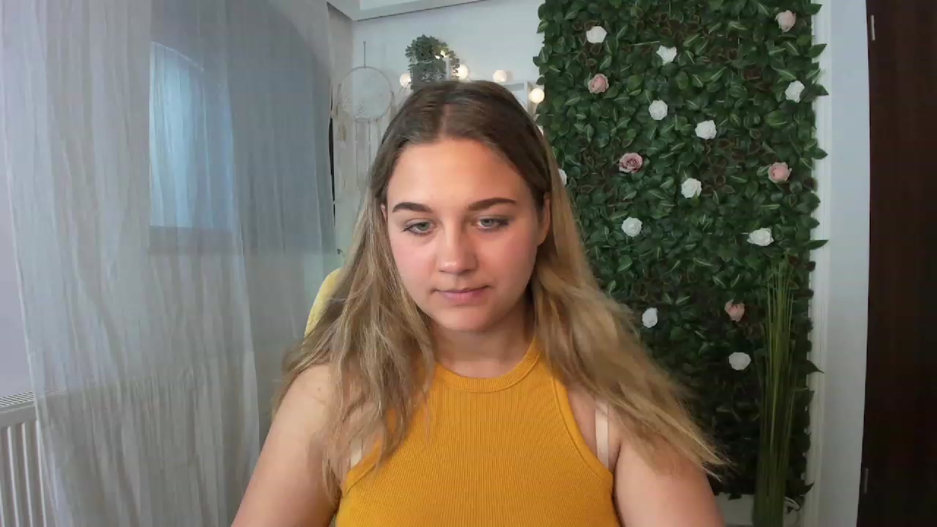 Gallery image thumbnail from Sofia_Lee18's myfreecams stream on, 07/27/2023, 10:47 image 18 of 20