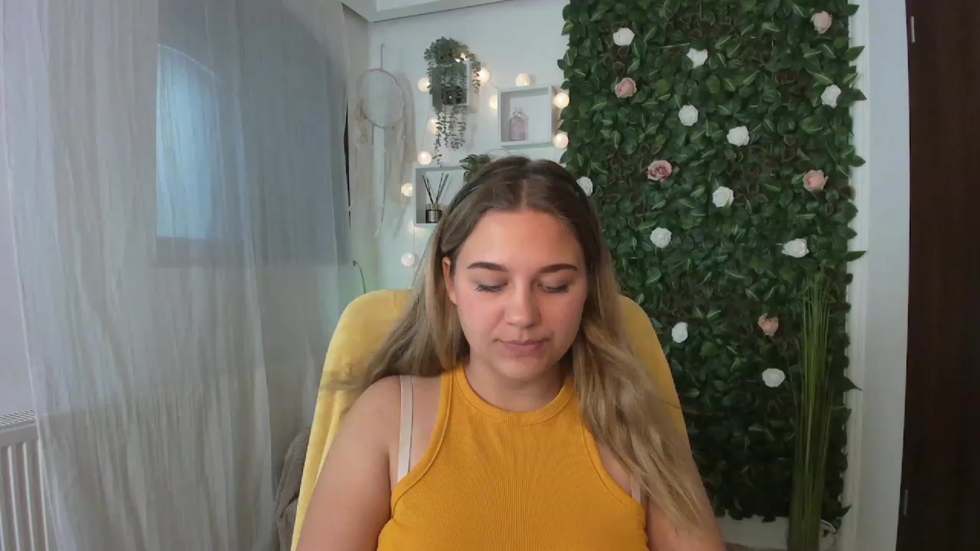 Gallery image thumbnail from Sofia_Lee18's myfreecams stream on, 07/27/2023, 10:47 image 20 of 20