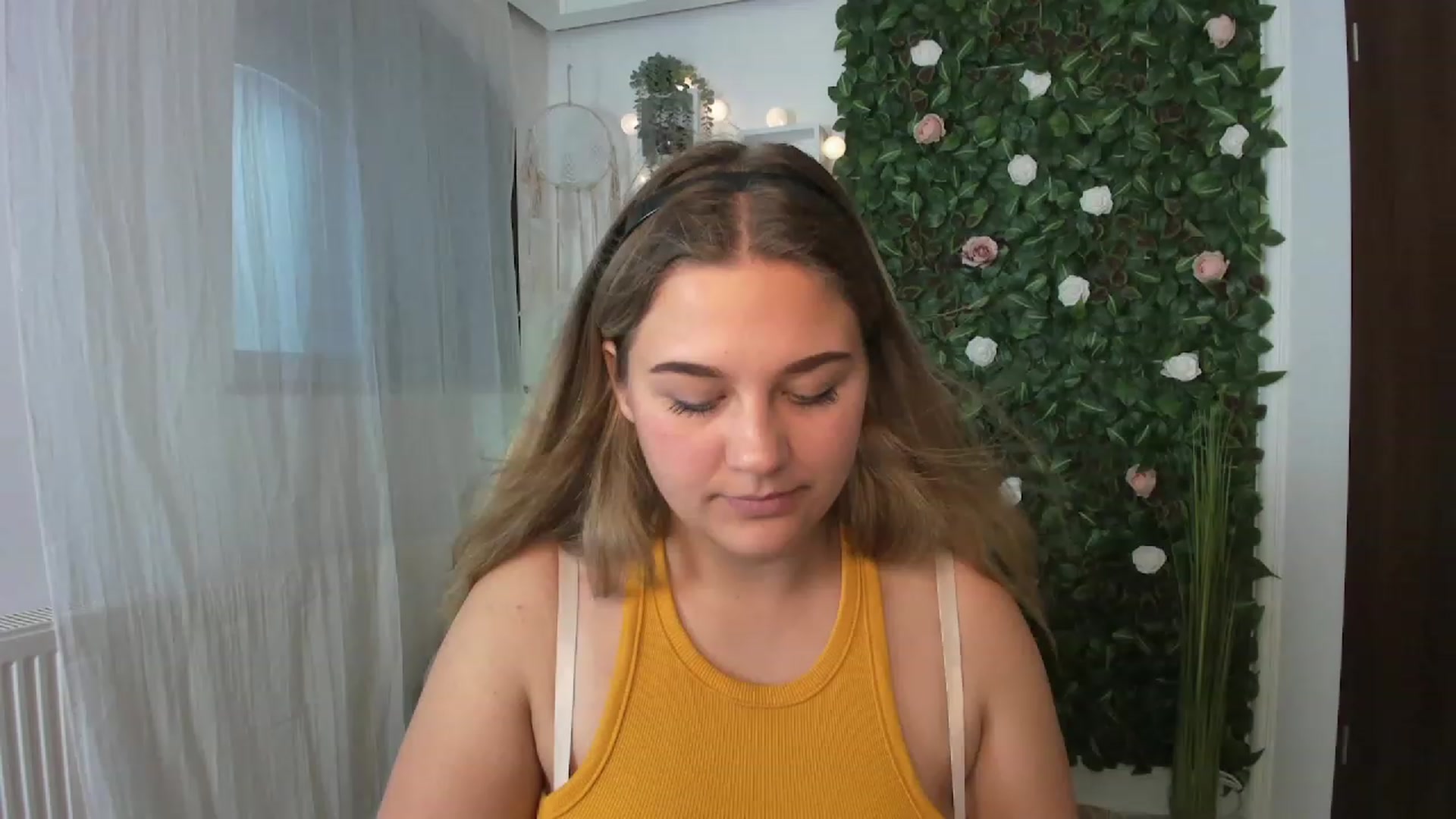 Gallery image thumbnail from Sofia_Lee18's myfreecams stream on, 07/27/2023, 11:32 image 1 of 20