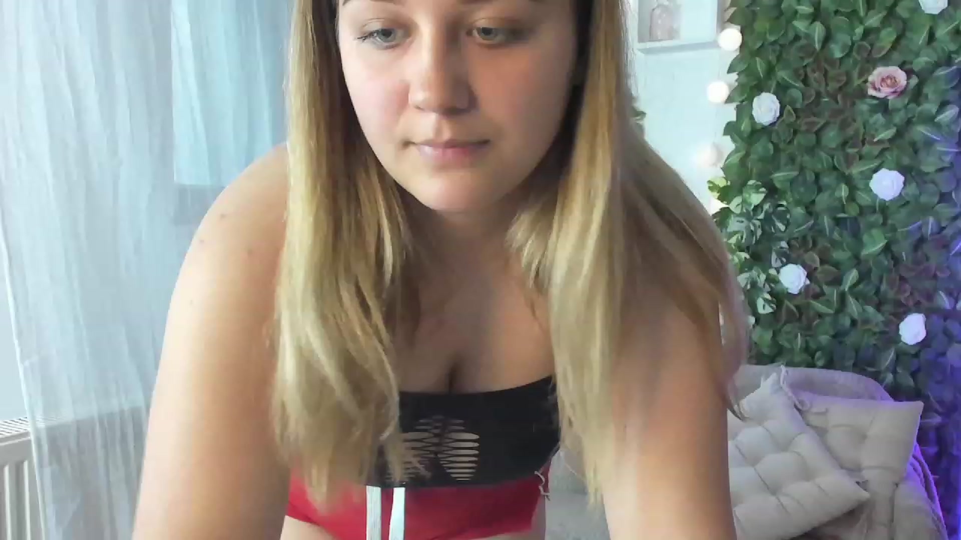 Gallery image thumbnail from Sofia_Lee18's myfreecams stream on, 08/09/2023, 13:15 image 19 of 20