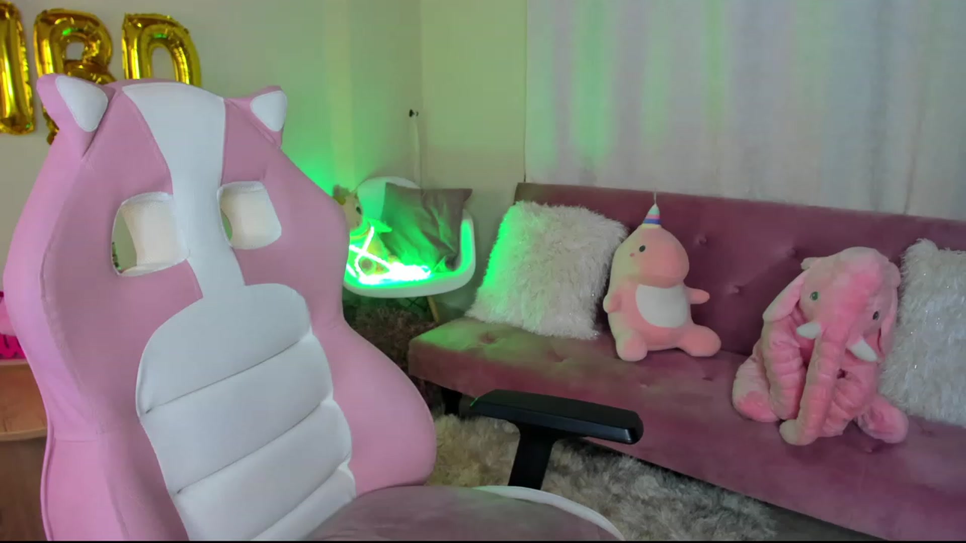 Gallery image thumbnail from Sofia_Noguera's myfreecams stream on, 11/19/2022, 05:27 image 14 of 20