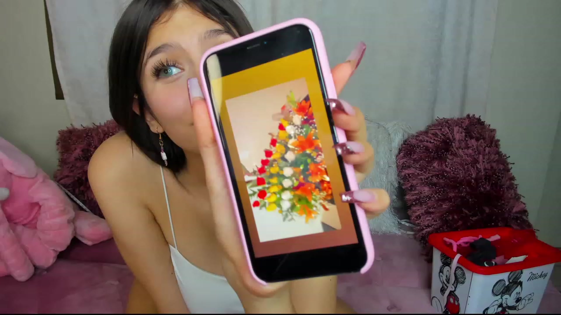 Gallery image thumbnail from Sofia_Noguera's myfreecams stream on, 11/26/2022, 03:27 image 4 of 20