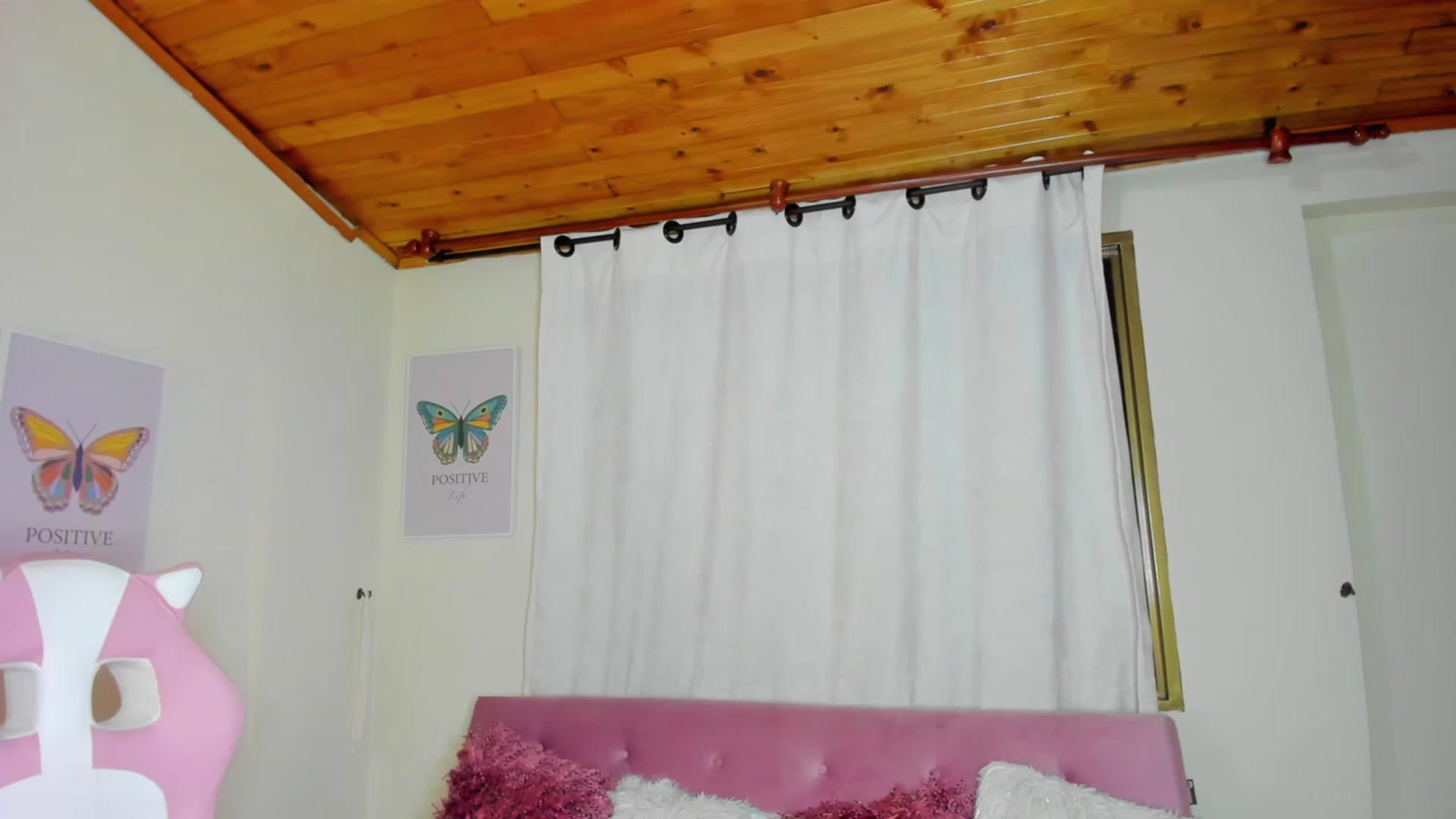 Gallery image thumbnail from Sofia_Noguera's myfreecams stream on, 03/01/2023, 07:34 image 3 of 20