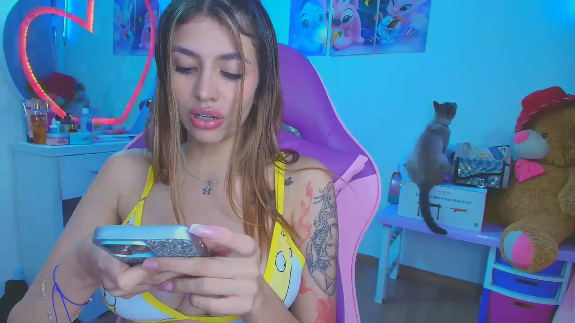 Gallery image thumbnail from Sofia_Noguera's myfreecams stream on, 08/12/2025, 10:05 image 6 of 20
