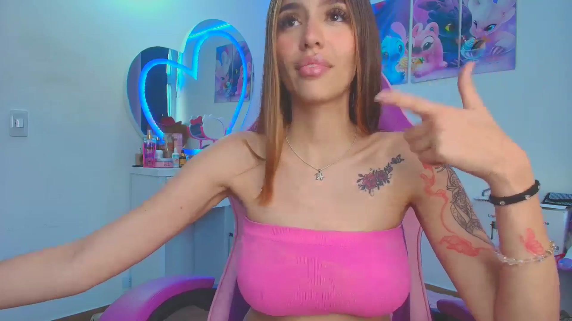 Gallery image thumbnail from Sofia_Noguera's myfreecams stream on, 08/24/2025, 12:09 image 3 of 20