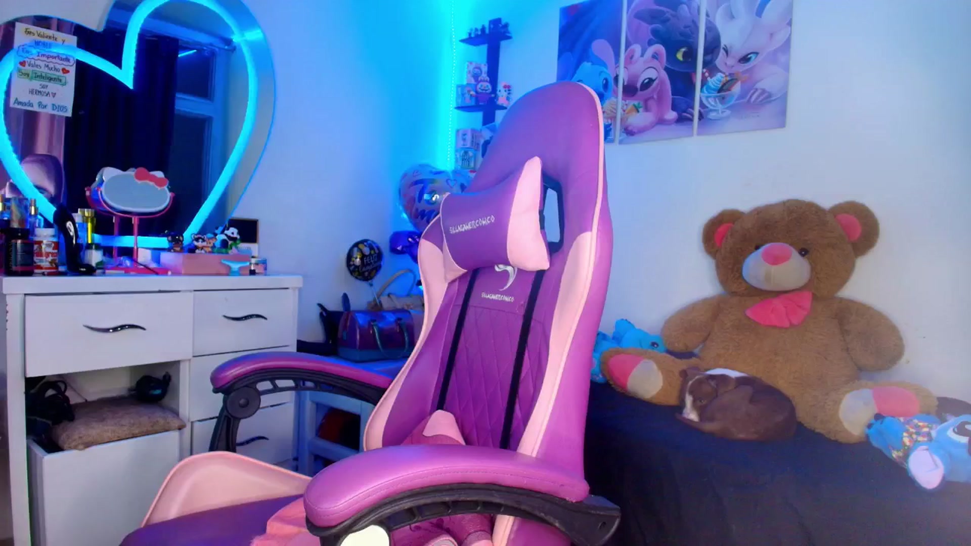 Gallery image thumbnail from Sofia_Noguera's myfreecams stream on, 04/02/2026, 07:57 image 7 of 20