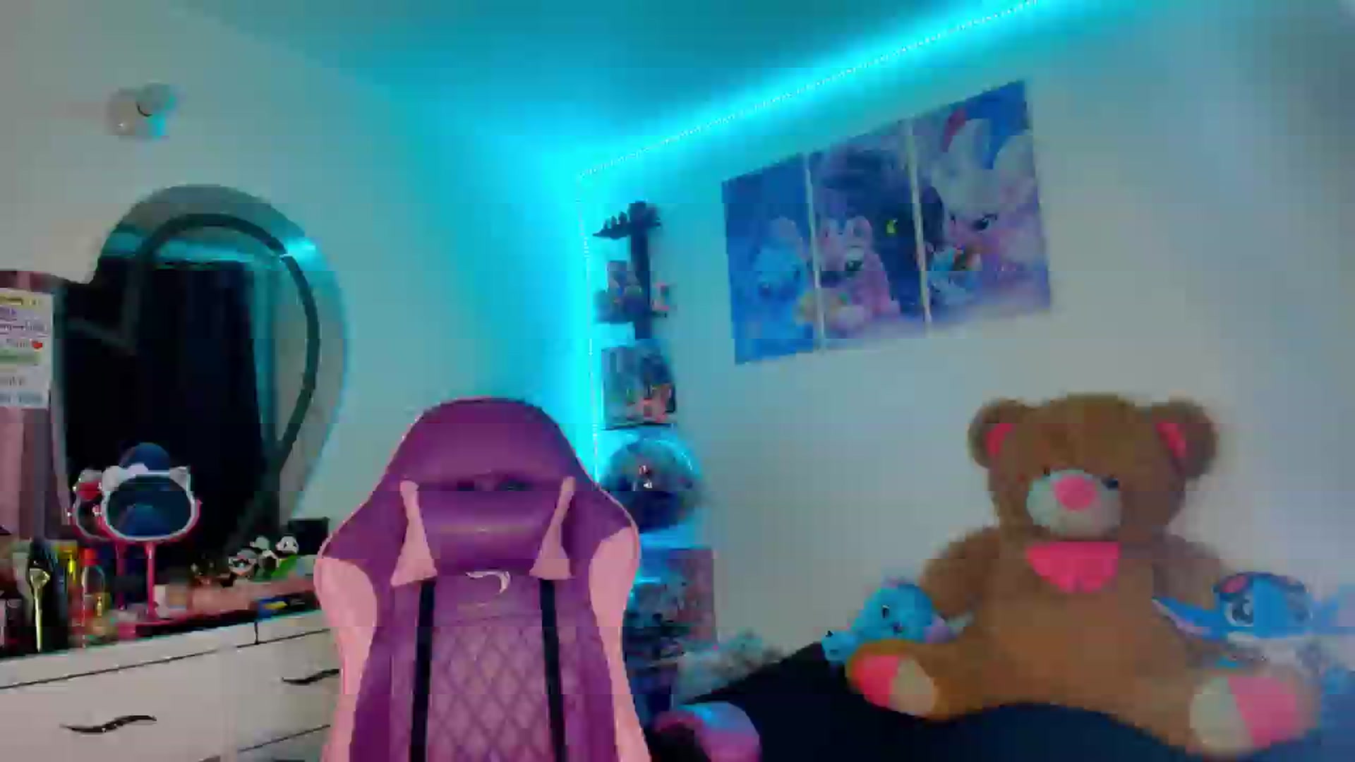 Gallery image thumbnail from Sofia_Noguera's myfreecams stream on, 04/08/2026, 08:17 image 14 of 20