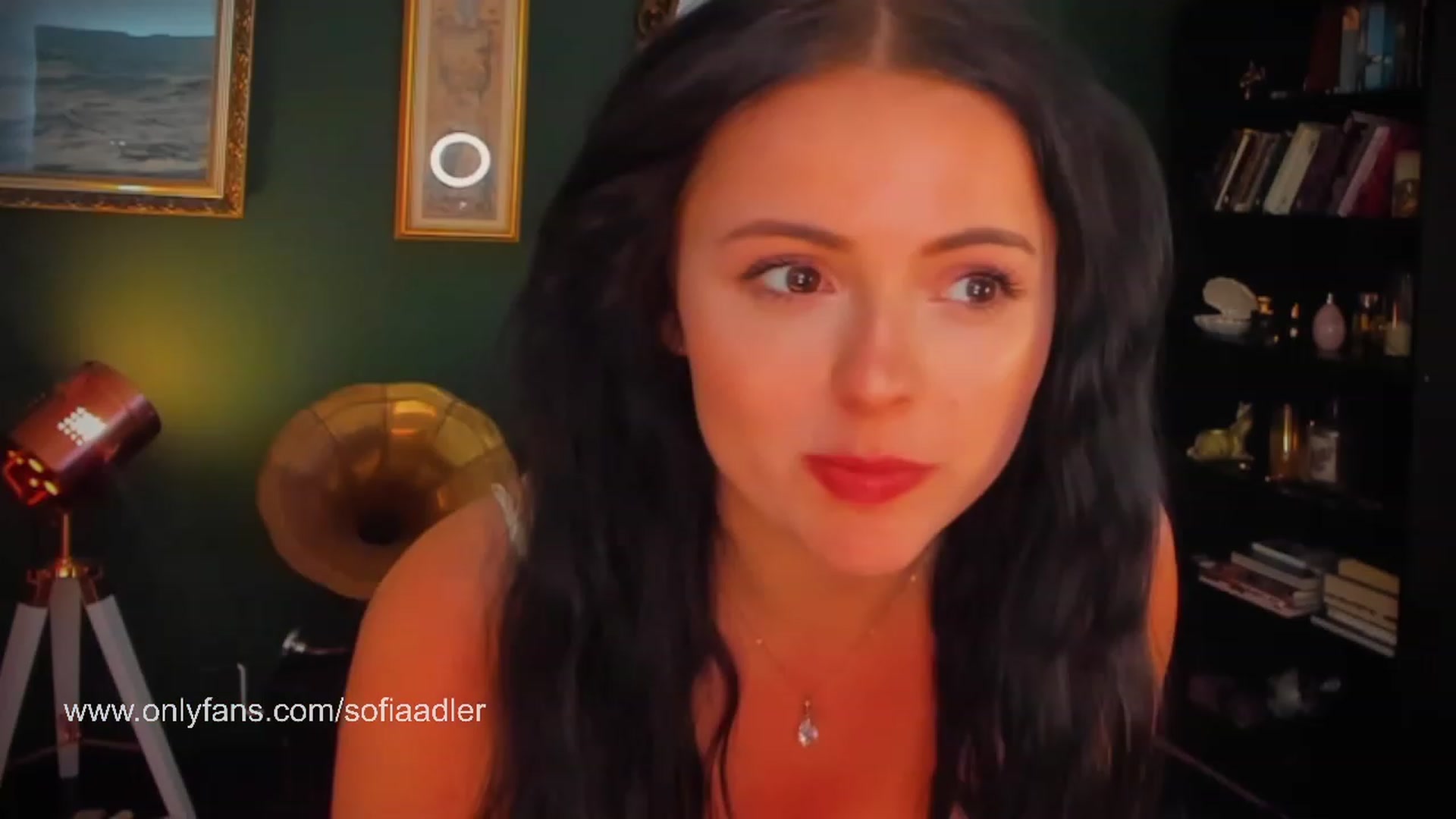 Gallery image thumbnail from Sofia_adler's myfreecams stream on, 05/31/2023, 20:27 image 3 of 20
