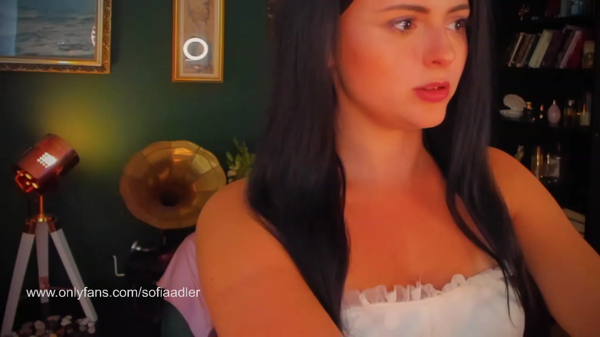 Gallery image thumbnail from Sofia_adler's myfreecams stream on, 06/07/2023, 20:43 image 14 of 20