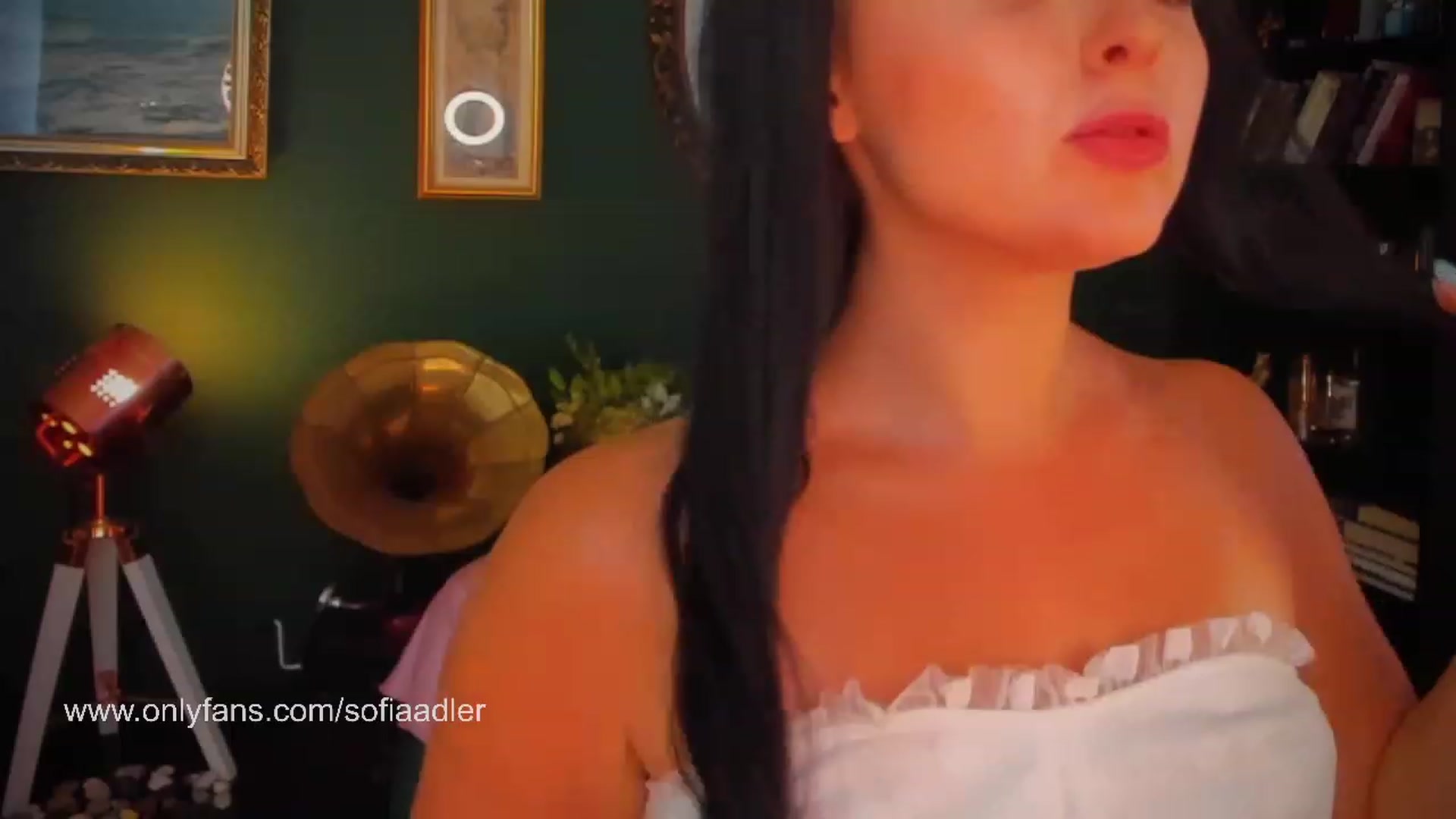 Gallery image thumbnail from Sofia_adler's myfreecams stream on, 06/07/2023, 20:43 image 10 of 20