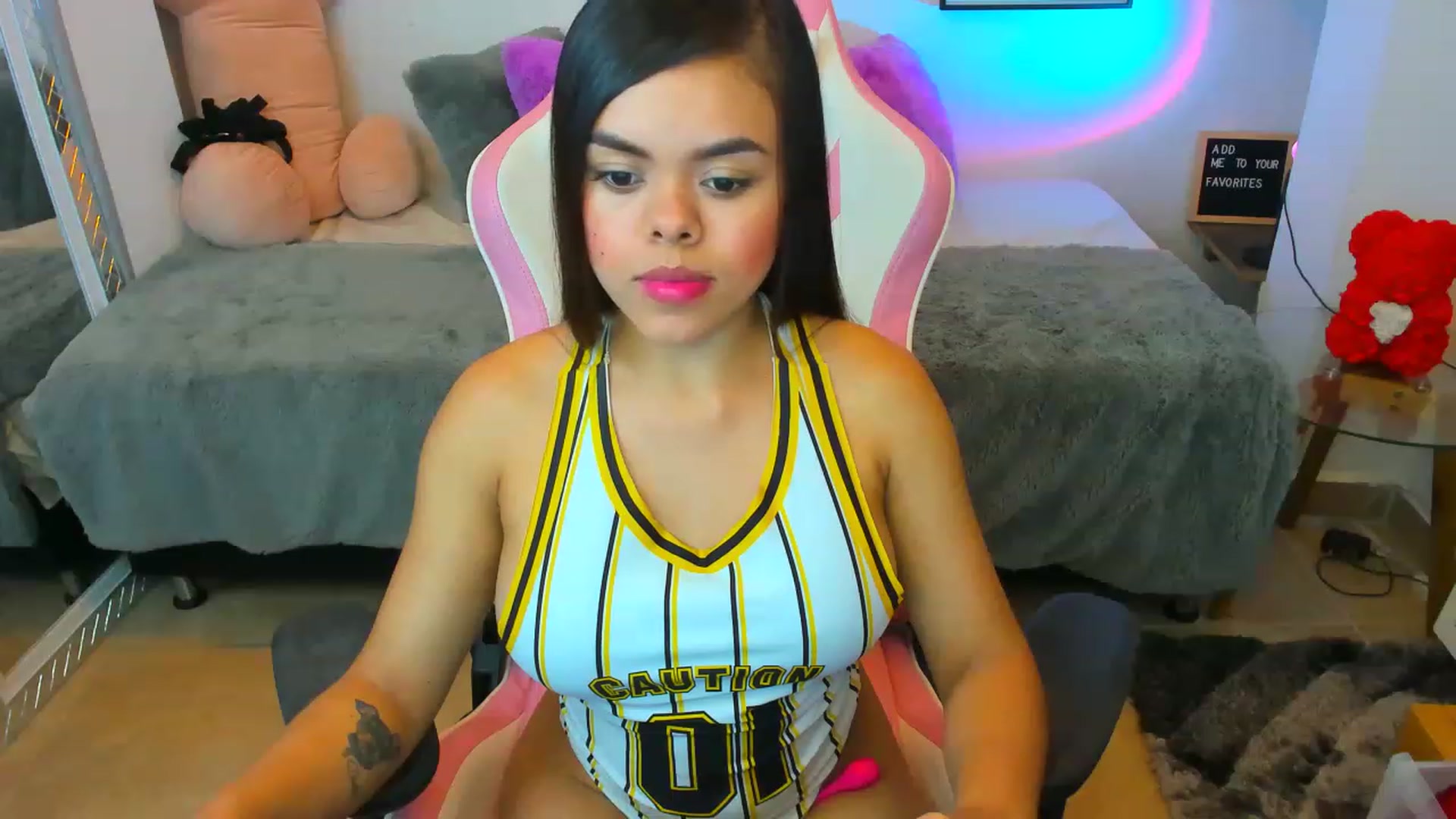 Gallery image thumbnail from Sofia_lovin's myfreecams stream on, 01/10/2023, 22:23 image 20 of 20
