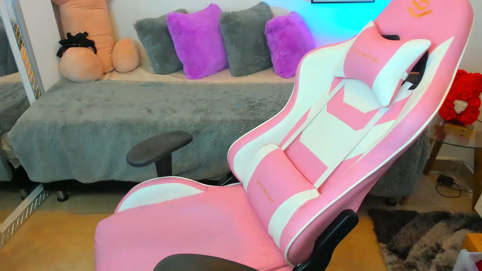 Gallery image thumbnail from Sofia_lovin's myfreecams stream on, 01/10/2023, 22:23 image 18 of 20