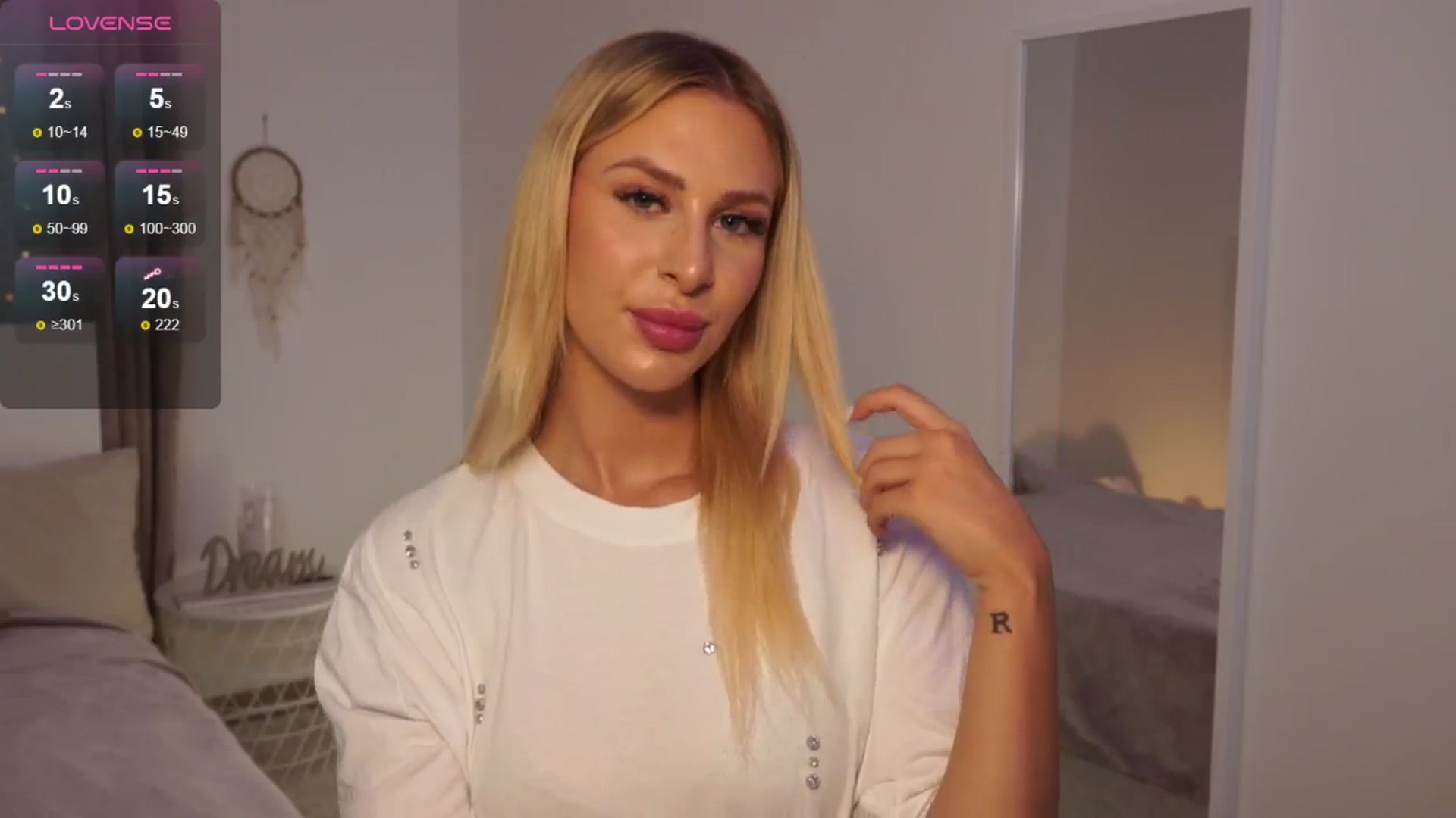 Gallery image thumbnail from SofiaaDiamond's myfreecams stream on, 08/15/2024, 17:14 image 15 of 20