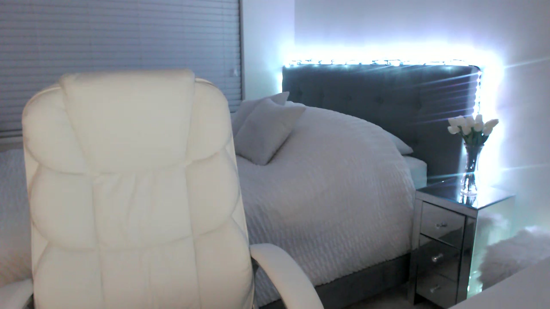 Gallery image thumbnail from Sofiabunny_xx's myfreecams stream on, 01/10/2023, 03:57 image 17 of 20