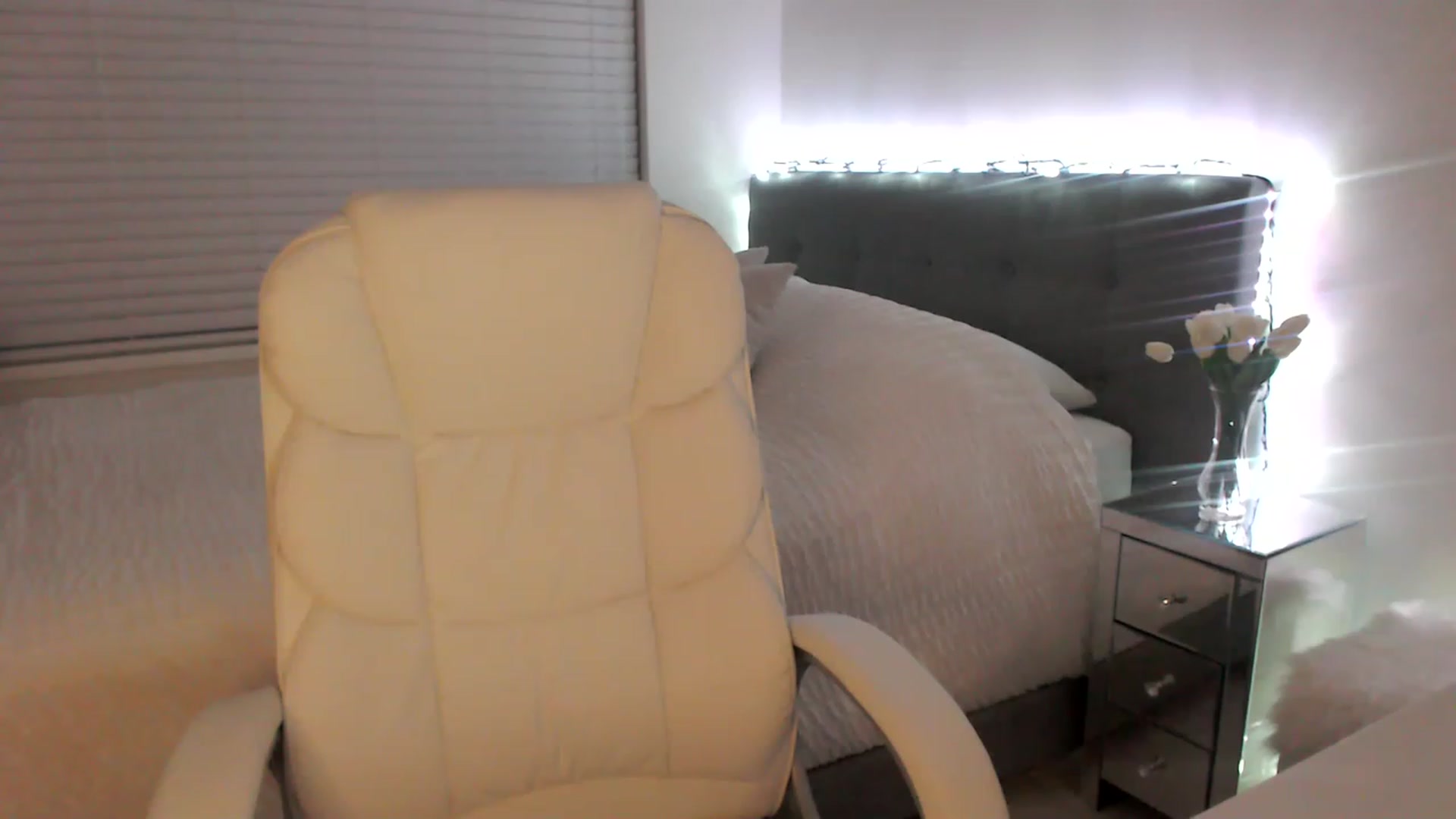 Gallery image thumbnail from Sofiabunny_xx's myfreecams stream on, 01/17/2023, 06:24 image 5 of 20