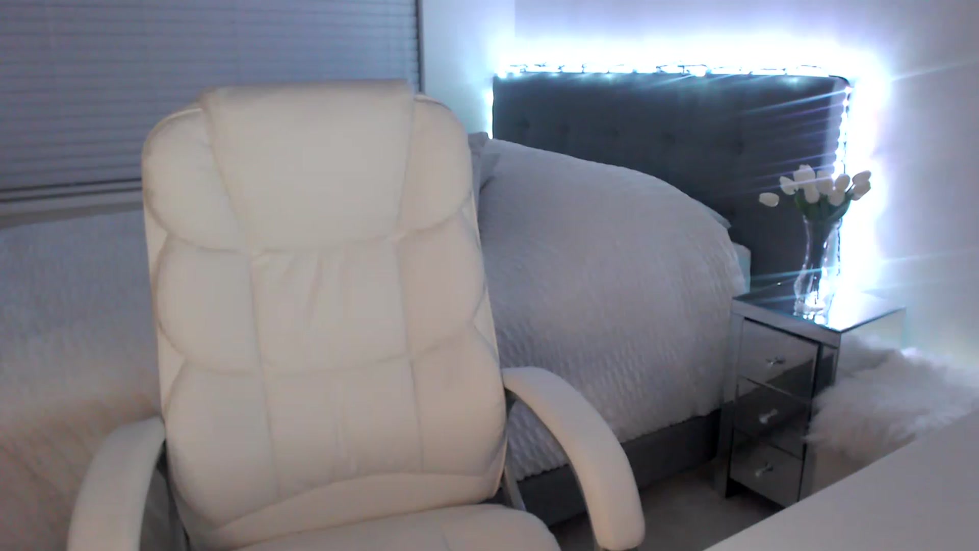 Gallery image thumbnail from Sofiabunny_xx's myfreecams stream on, 01/21/2023, 06:02 image 17 of 20