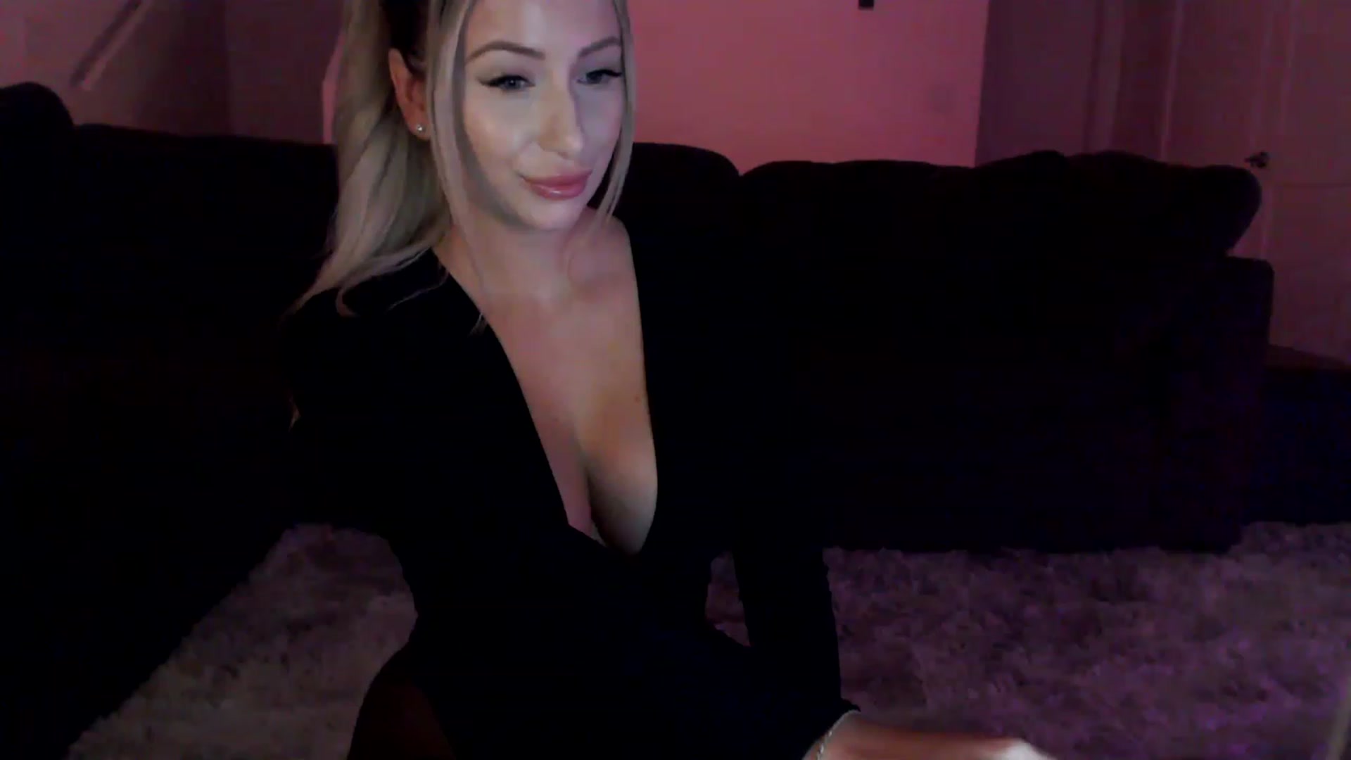 Gallery image thumbnail from Sofiabunny_xx's myfreecams stream on, 02/03/2023, 06:01 image 4 of 20