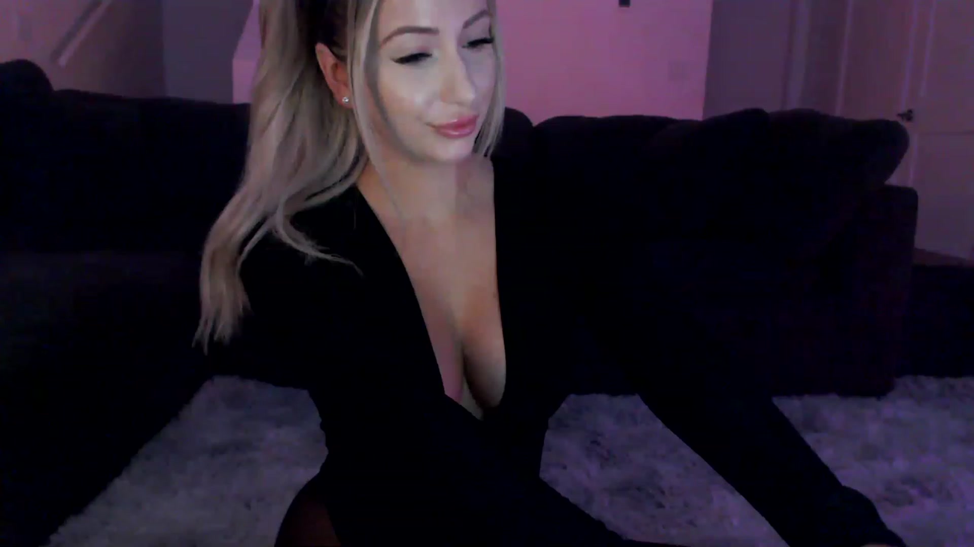Gallery image thumbnail from Sofiabunny_xx's myfreecams stream on, 02/03/2023, 06:01 image 13 of 20
