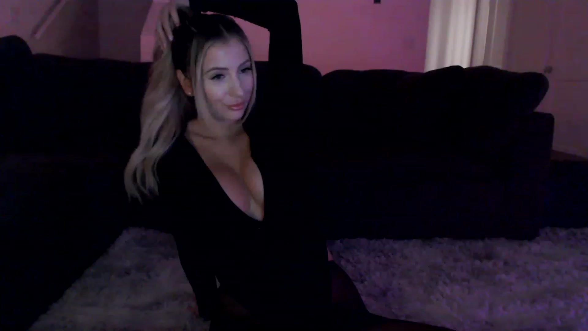 Gallery image thumbnail from Sofiabunny_xx's myfreecams stream on, 02/03/2023, 11:24 image 11 of 20