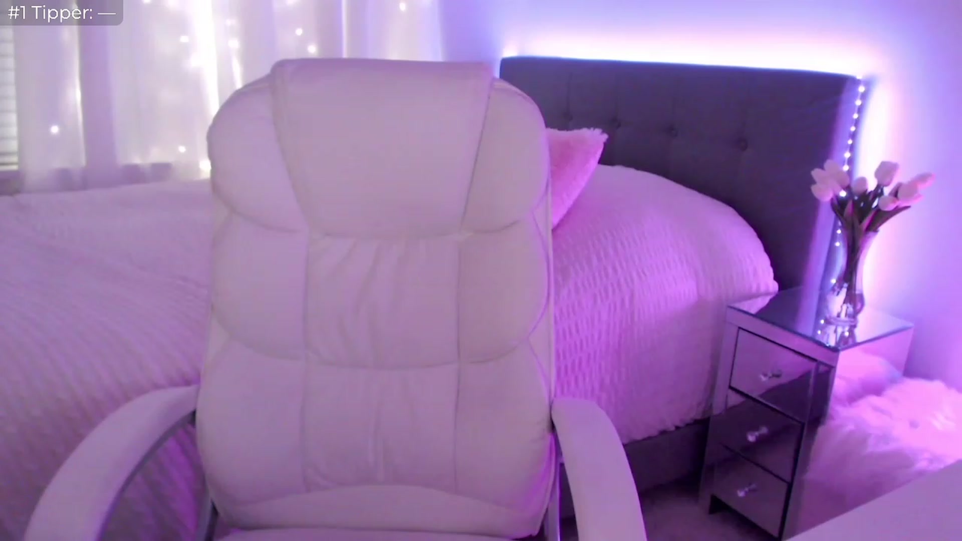 Gallery image thumbnail from Sofiabunny_xx's myfreecams stream on, 03/25/2023, 02:43 image 8 of 20
