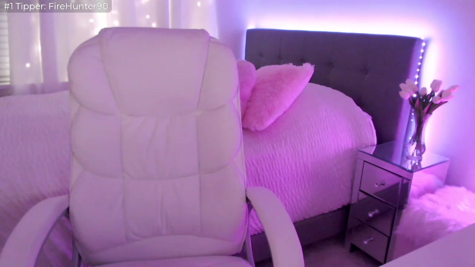 Gallery image thumbnail from Sofiabunny_xx's myfreecams stream on, 04/05/2023, 04:02 image 6 of 20