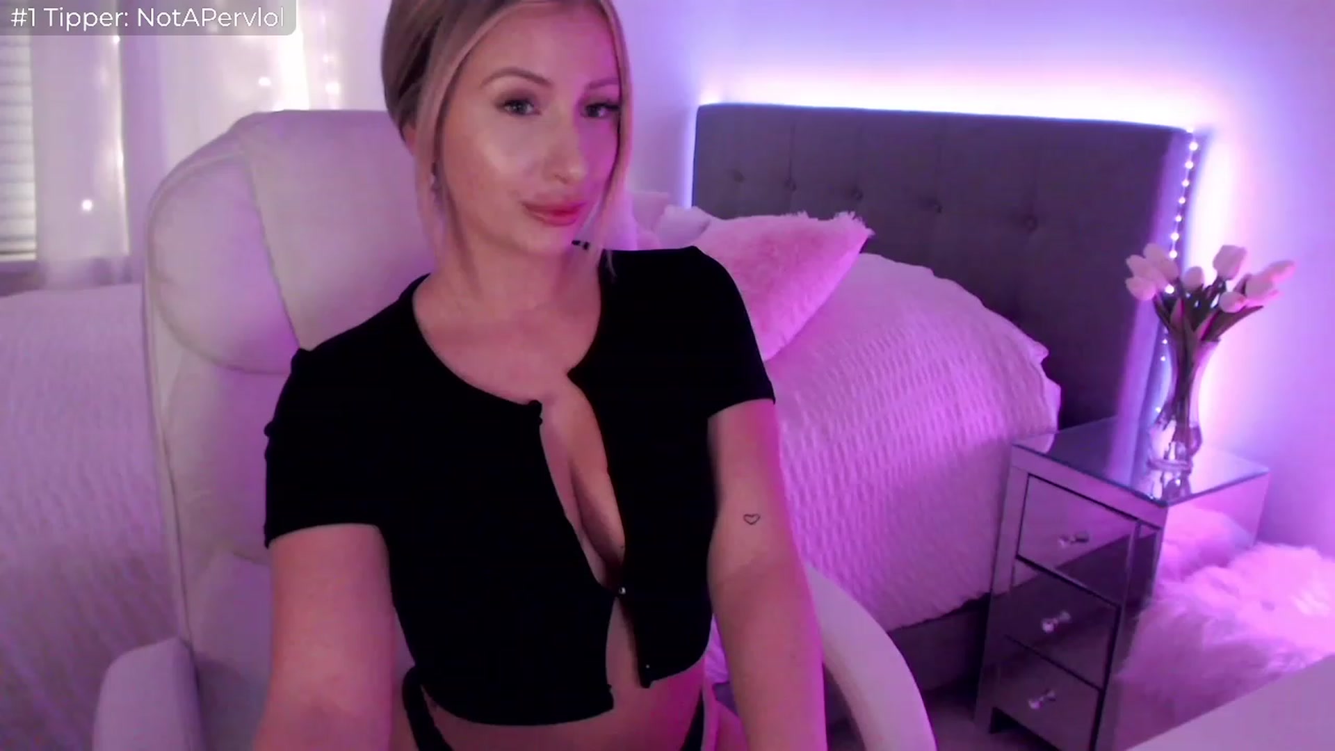 Gallery image thumbnail from Sofiabunny_xx's myfreecams stream on, 04/06/2023, 03:37 image 3 of 20