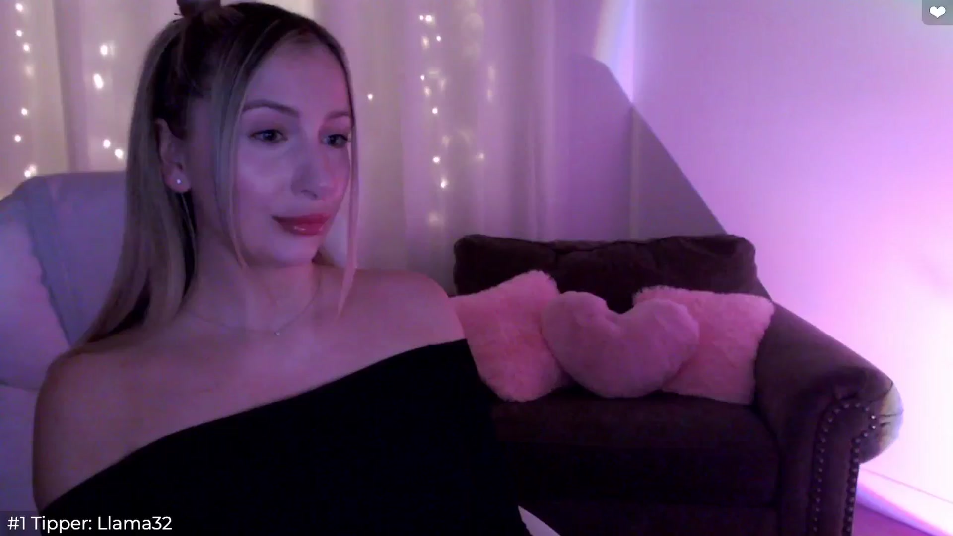 Gallery image thumbnail from Sofiabunny_xx's myfreecams stream on, 04/27/2024, 04:41 image 2 of 20