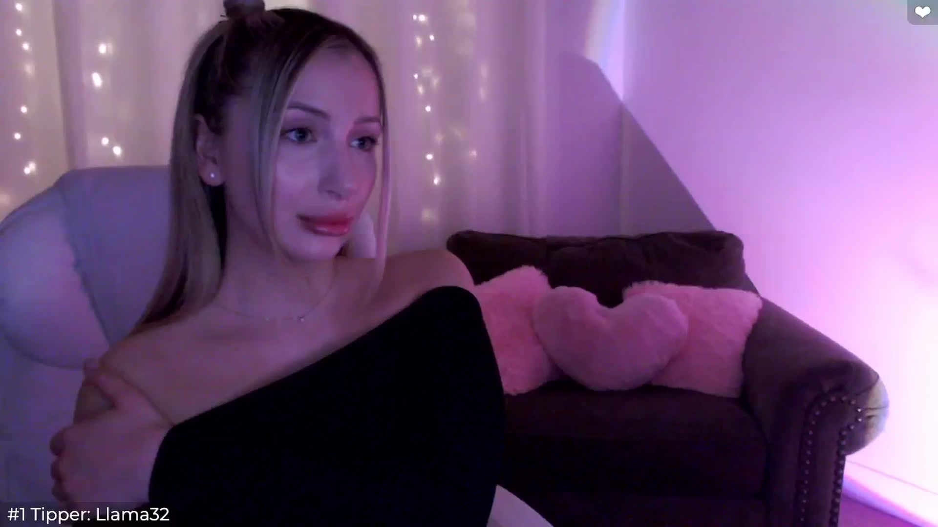 Gallery image thumbnail from Sofiabunny_xx's myfreecams stream on, 04/27/2024, 04:41 image 17 of 20