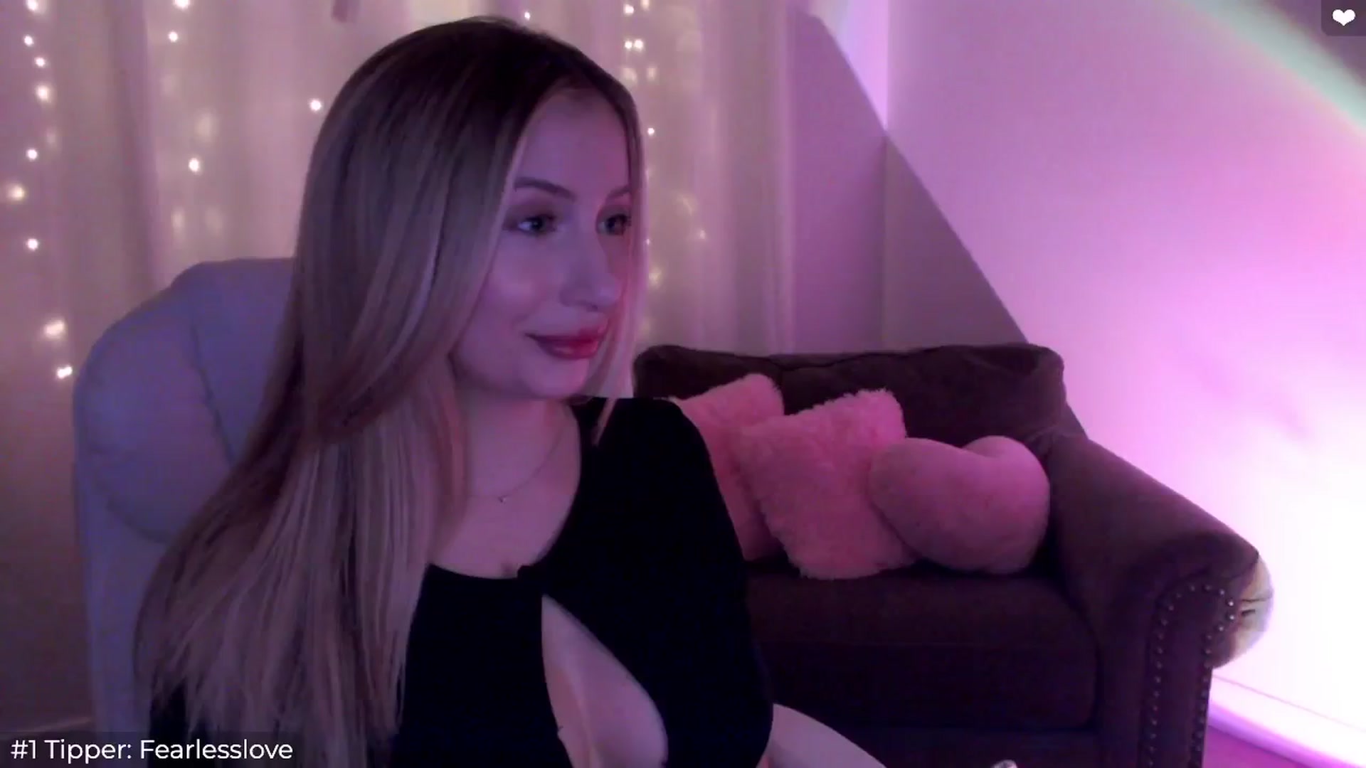 Gallery image thumbnail from Sofiabunny_xx's myfreecams stream on, 05/15/2024, 04:17 image 5 of 20