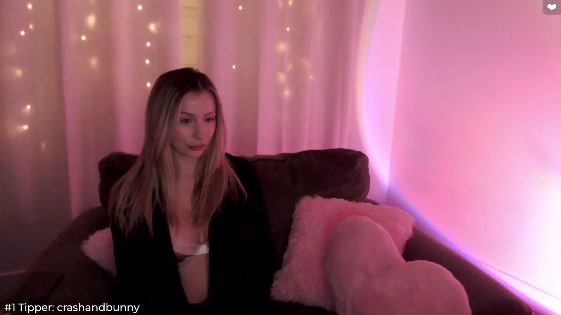 Gallery image thumbnail from Sofiabunny_xx's myfreecams stream on, 05/18/2024, 04:54 image 14 of 20