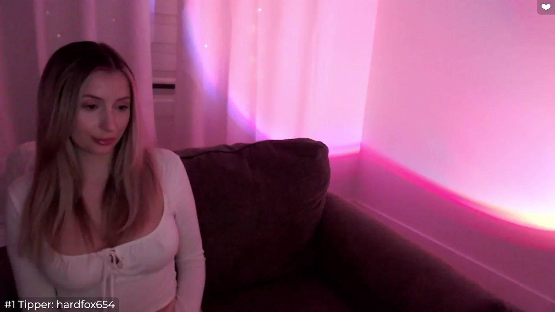 Gallery image thumbnail from Sofiabunny_xx's myfreecams stream on, 05/22/2024, 05:13 image 3 of 20