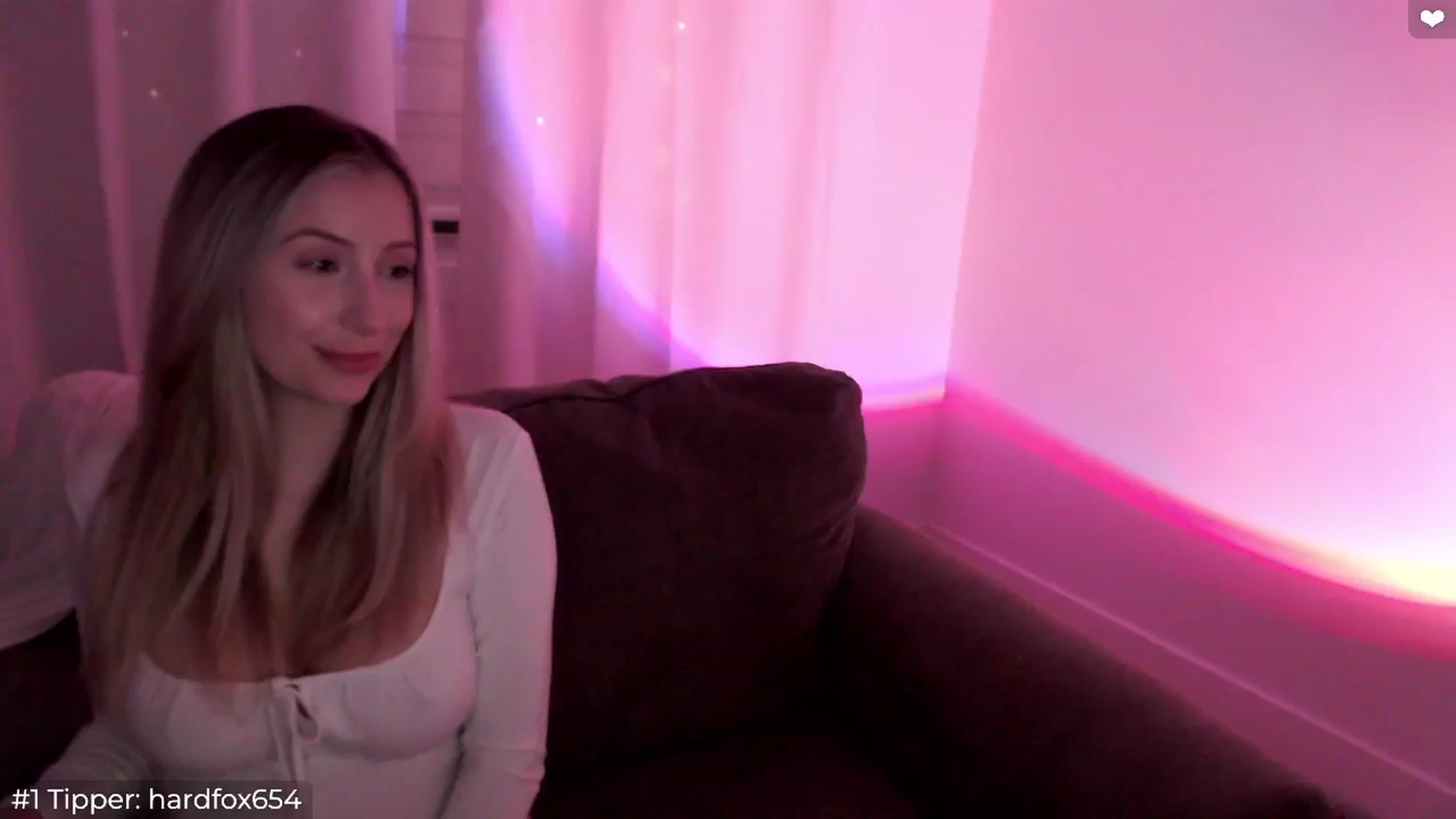 Gallery image thumbnail from Sofiabunny_xx's myfreecams stream on, 05/22/2024, 05:13 image 9 of 20