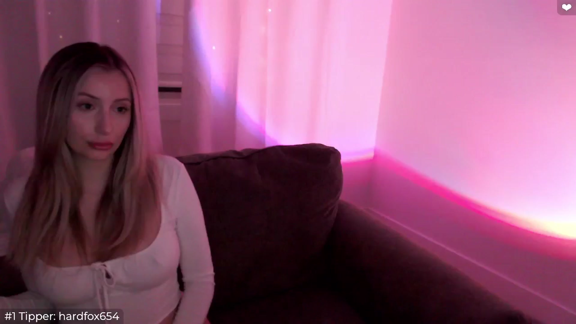 Gallery image thumbnail from Sofiabunny_xx's myfreecams stream on, 05/22/2024, 05:13 image 4 of 20