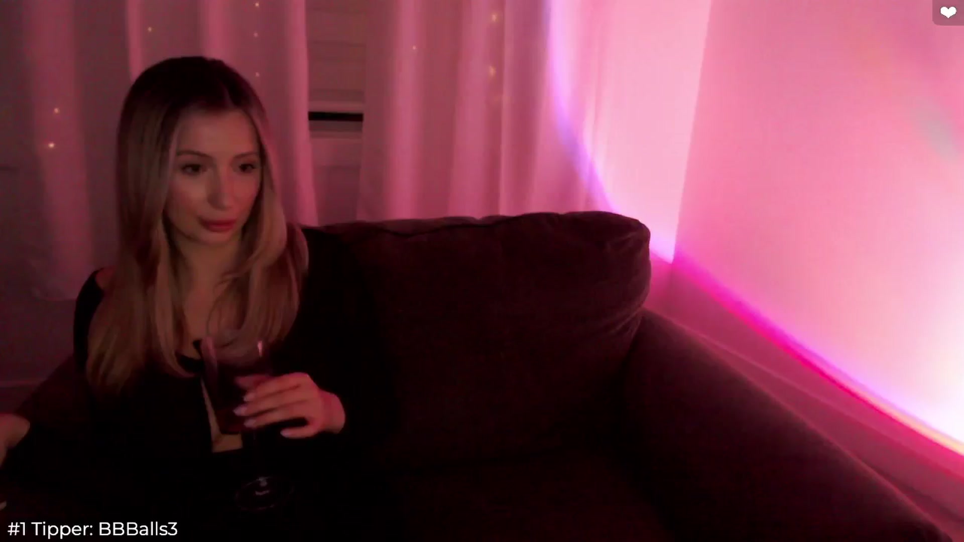 Gallery image thumbnail from Sofiabunny_xx's myfreecams stream on, 06/04/2024, 06:35 image 5 of 20